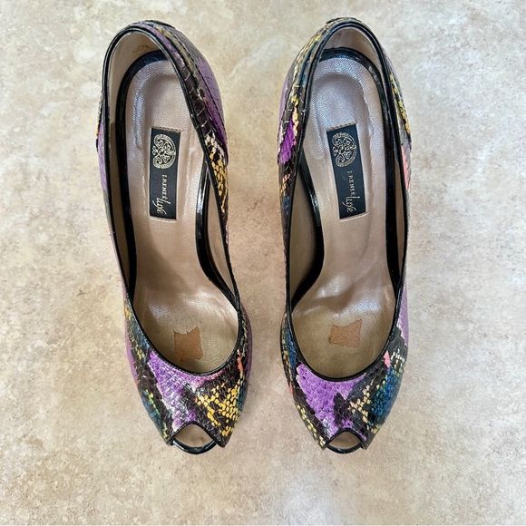 J Renee Luxe Colorful Snakeskin Peep Toe Heels Pumps with Red Bottoms Size 9 - Picture 4 of 10